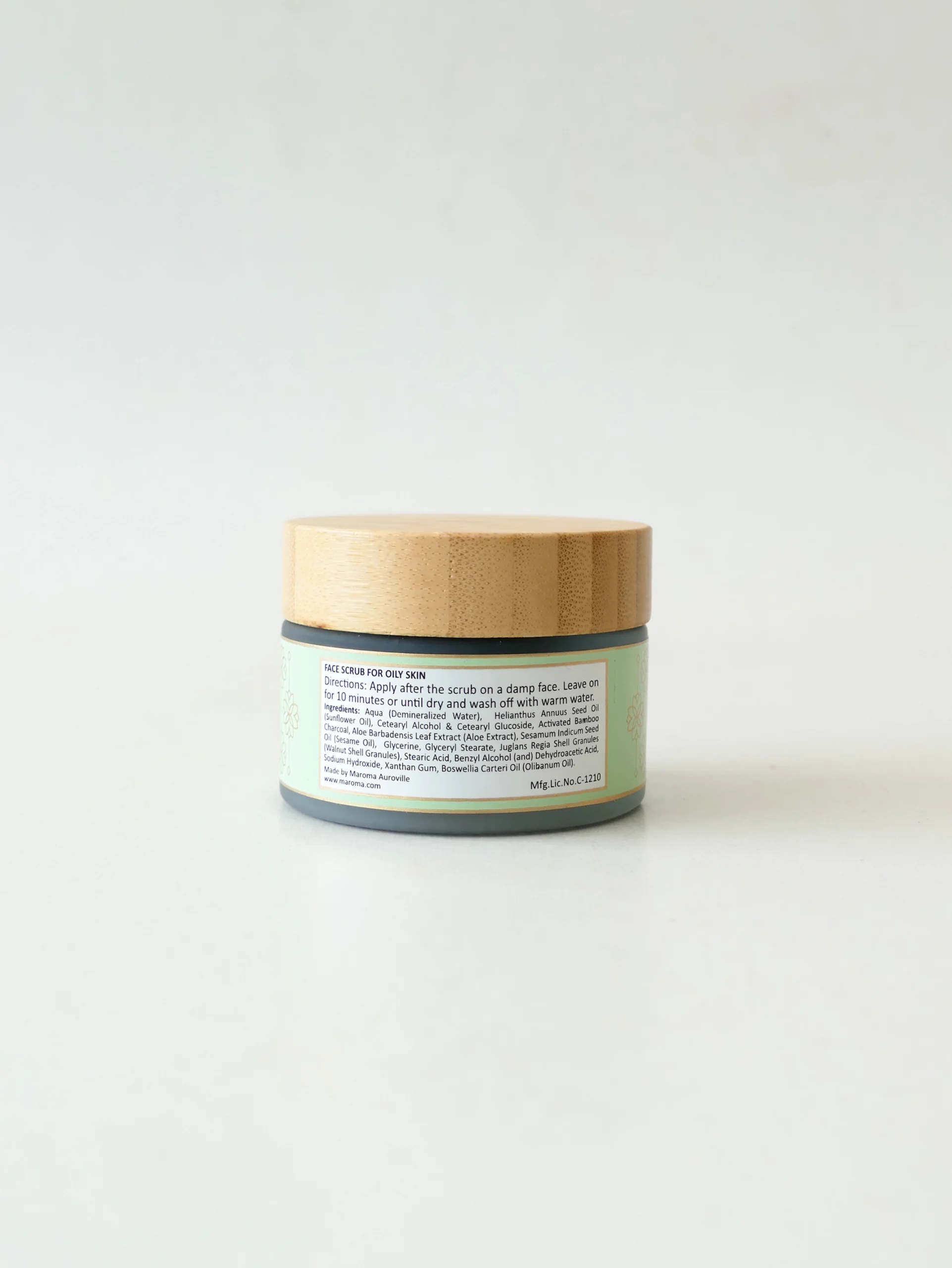 Face Scrub with Bamboo Charcoal and Walnut Shell - Image 3